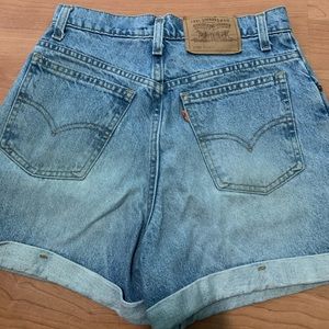 Levi’s 954 high waisted vintage shorts